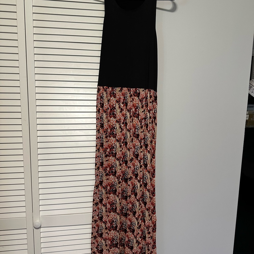 LOFT Black Sleeveless Top